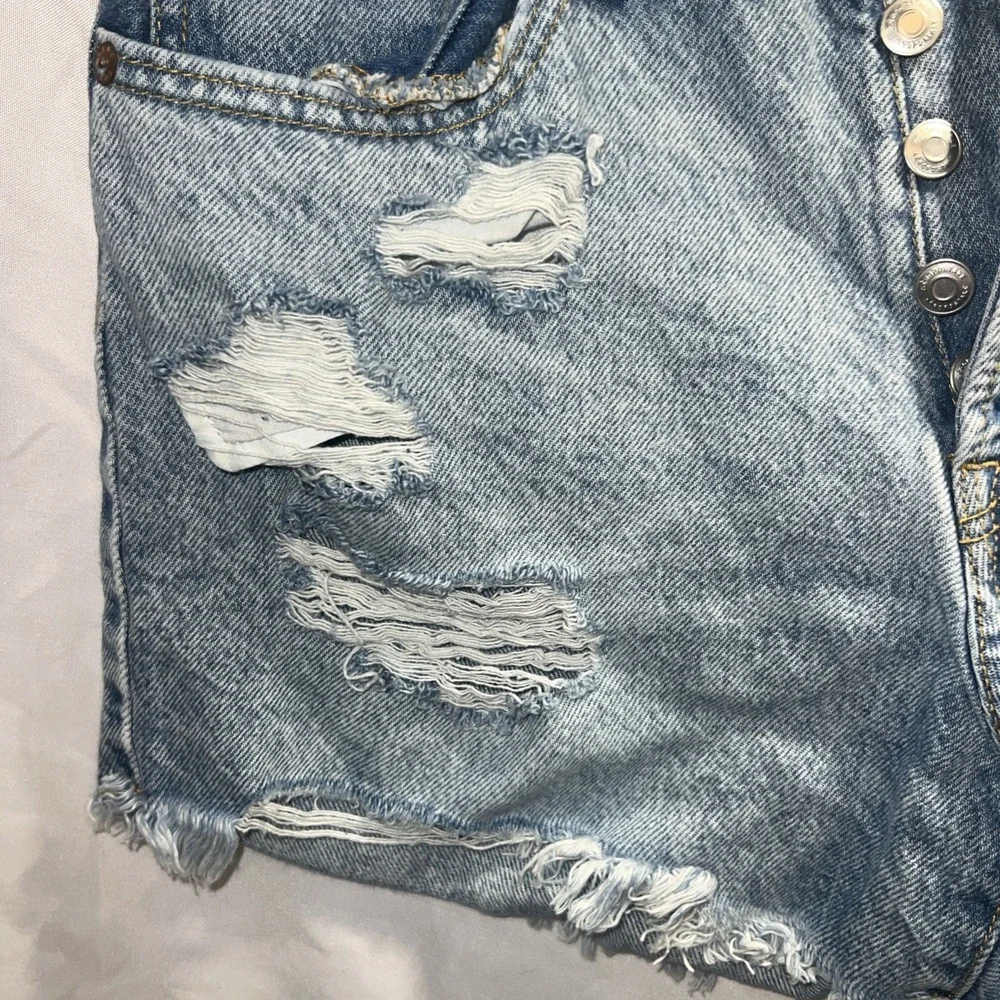 Aeropostale Jean Shorts Women's Size 8 Distressed Denim 90s high rise cut off 74